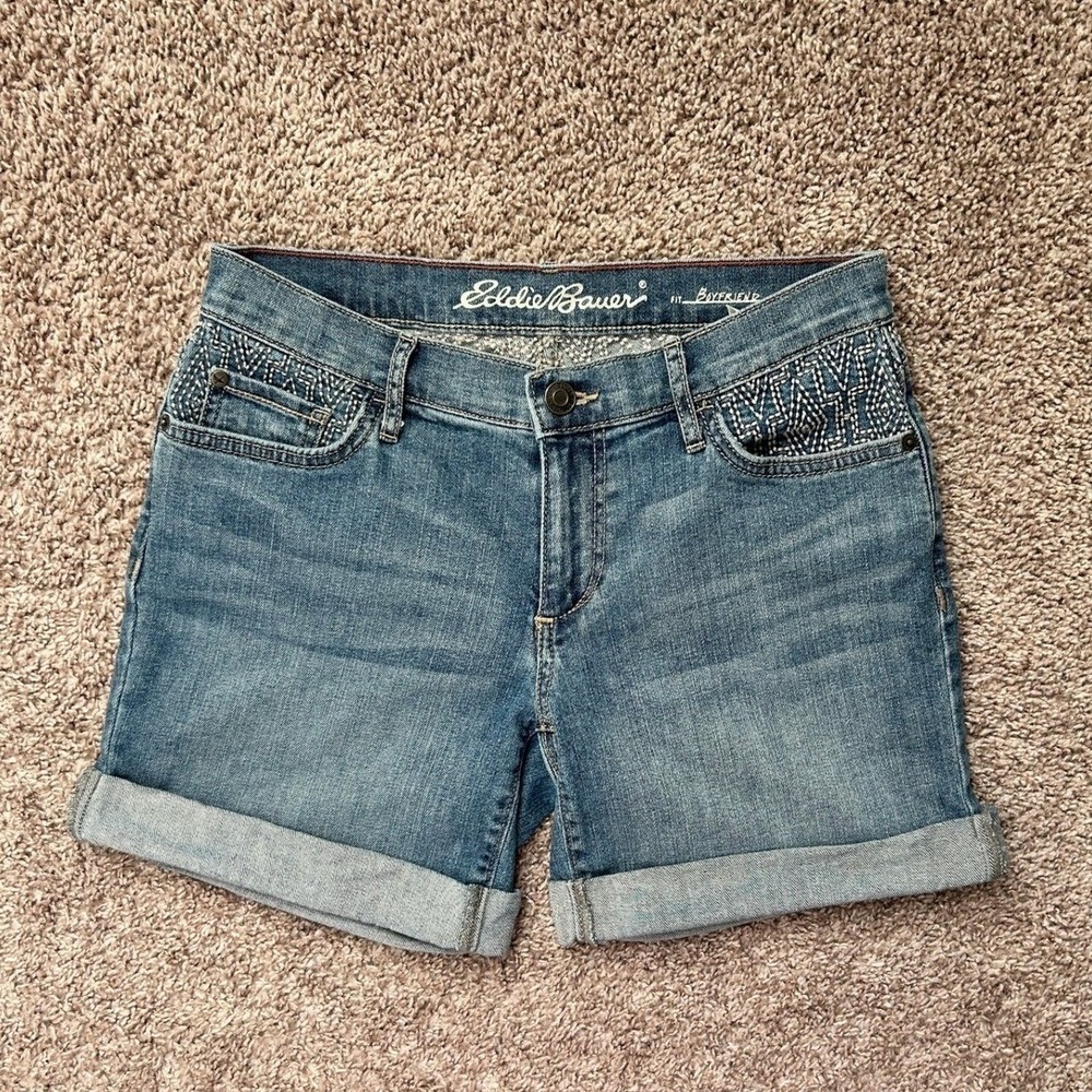 Eddie Bauer I Women's Boyfriend Denim Shorts I Size 2 I Embellished Pockets